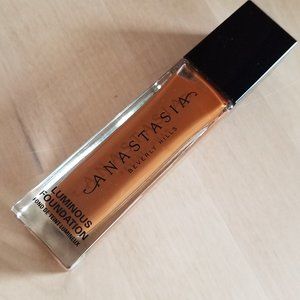 Anastasia Beverly Hills Luminous Liquid Foundation 550W